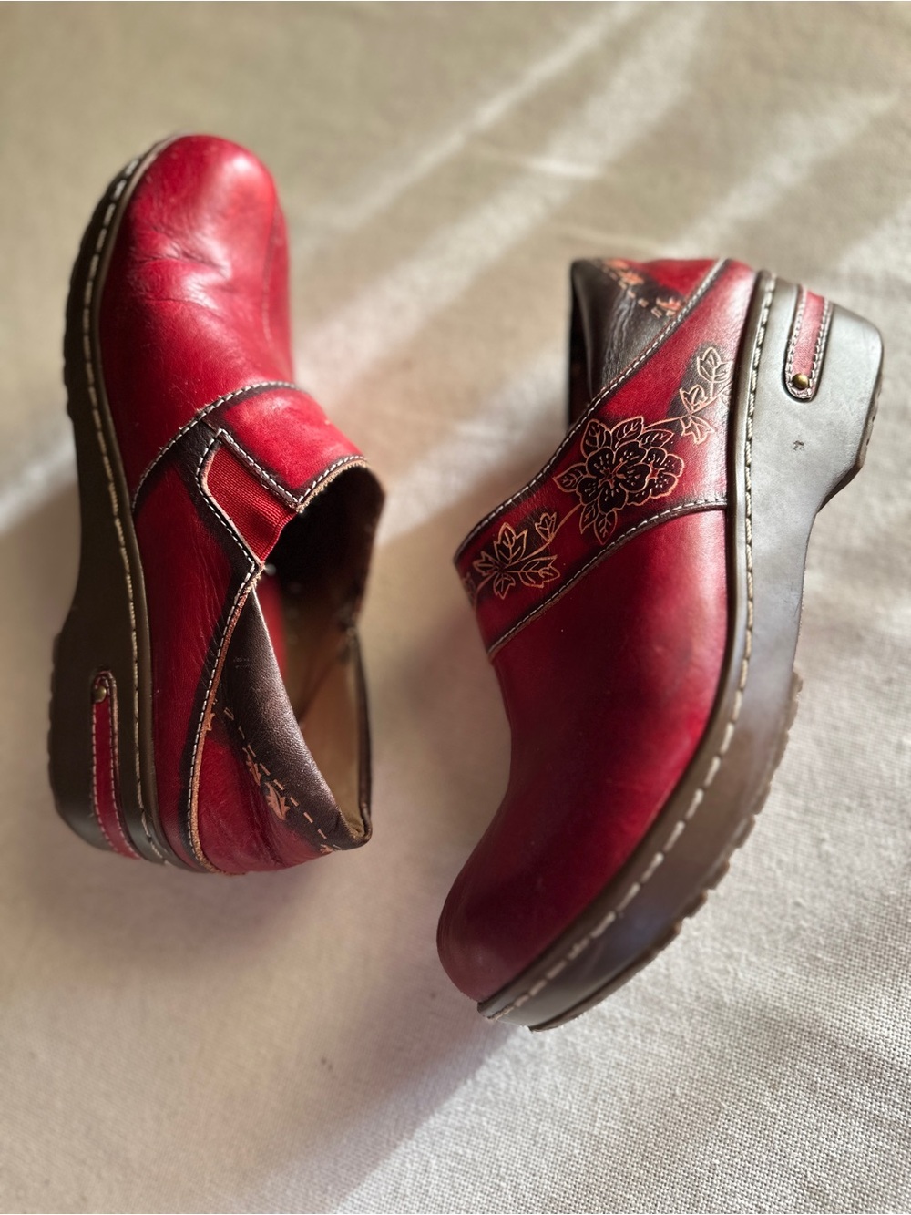 Spring Step Red Leather Slip-On Clogs - Picture 7 of 12